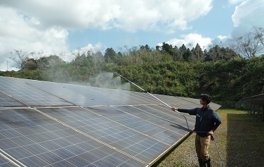 千葉県香取郡多古町にて太陽光パネル洗浄の施工を実施しました。イメージ