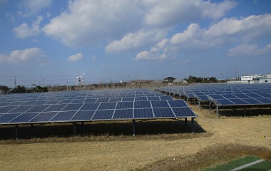 茨城県神栖市にて太陽光パネル洗浄の施工を実施しました。イメージ