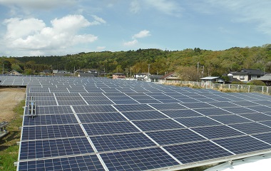 千葉県君津市にて太陽光パネル洗浄を実施しました。イメージ