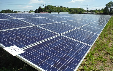 千葉県八街市にて太陽光パネル洗浄の施工を実施しました。イメージ