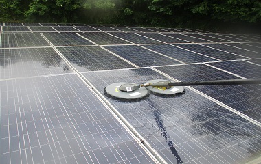 千葉県千葉市にて太陽光パネル洗浄の施工を実施しました。イメージ
