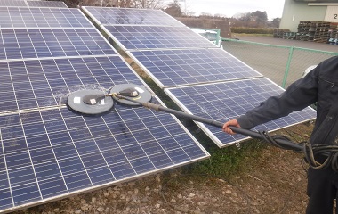 千葉県八街市にて太陽光パネル洗浄の施工を実施しました。イメージ